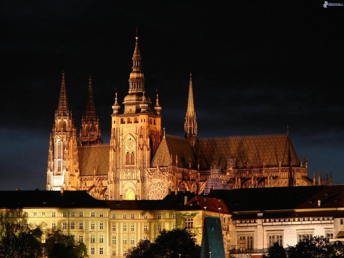 The Bookhouse, 5-Bedroom Residence By Prague Castle Ngoại thất bức ảnh