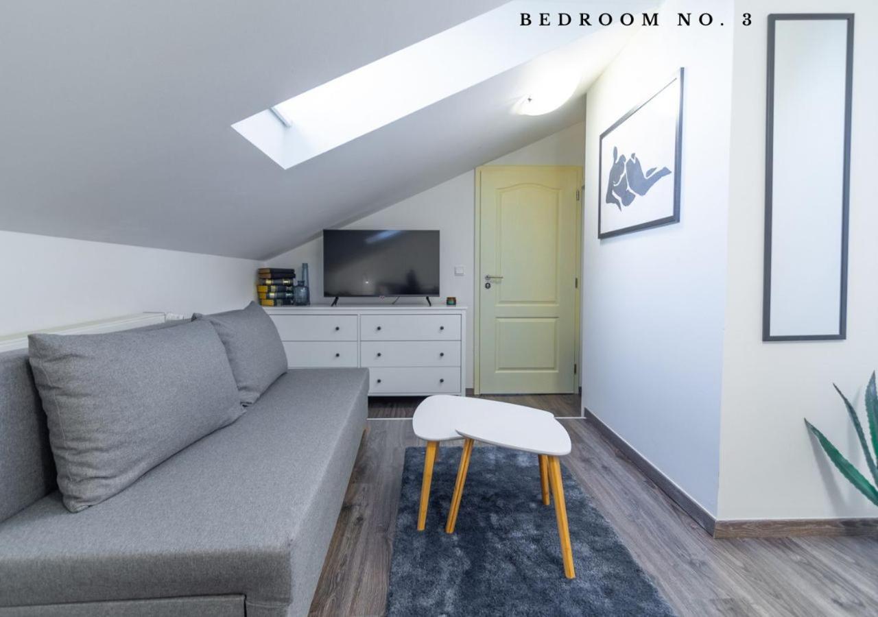 The Bookhouse, 5-Bedroom Residence By Prague Castle Ngoại thất bức ảnh